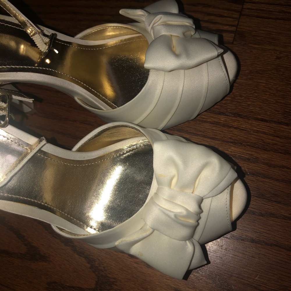 Heels - Picture 2 of 3